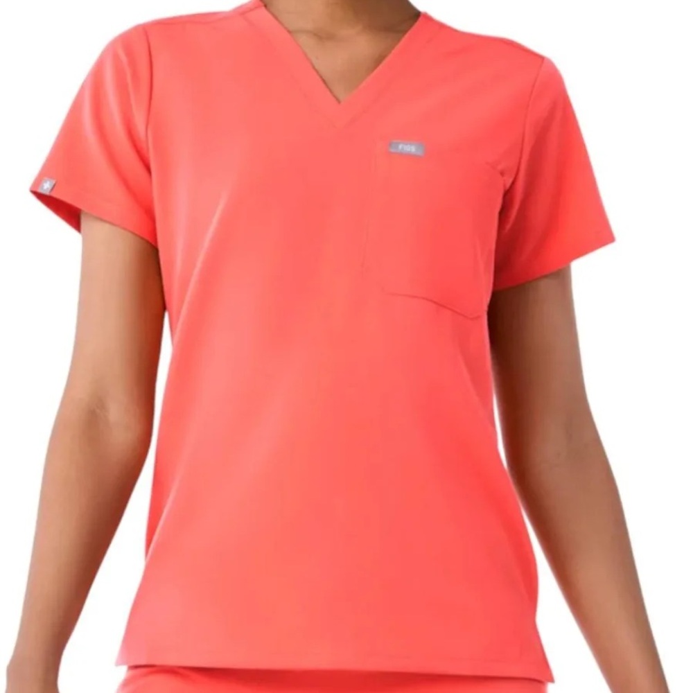 Figs scrub top